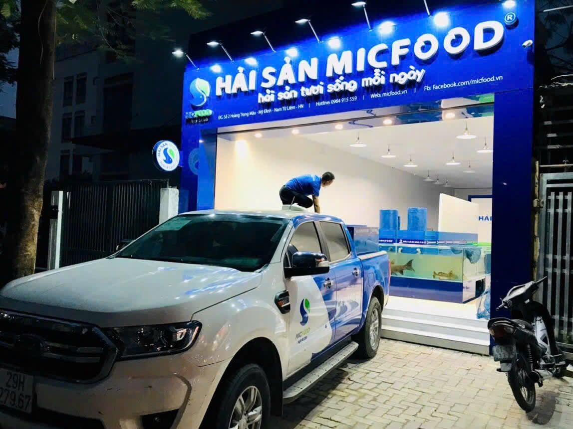 Cửa hàng Hải sản MICFOOD và xe giao cá Sông Đà