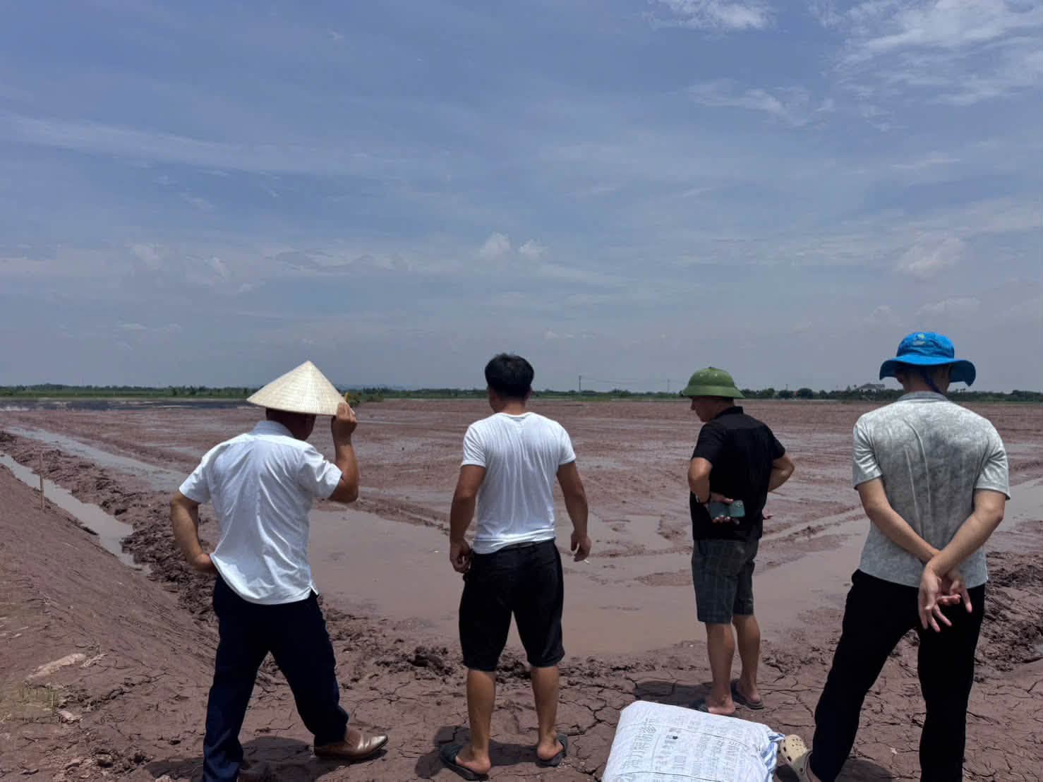 Đội ngũ MICFOOD tại vùng nuôi
