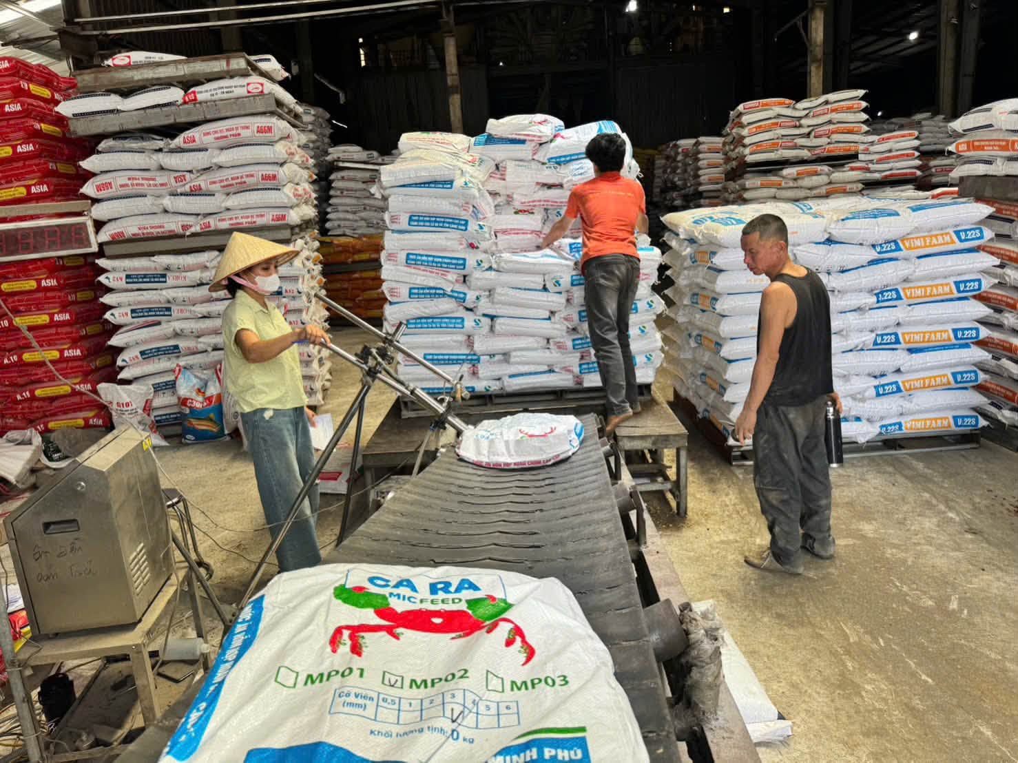 Kho thức ăn CARAMICFEED MICFOOD